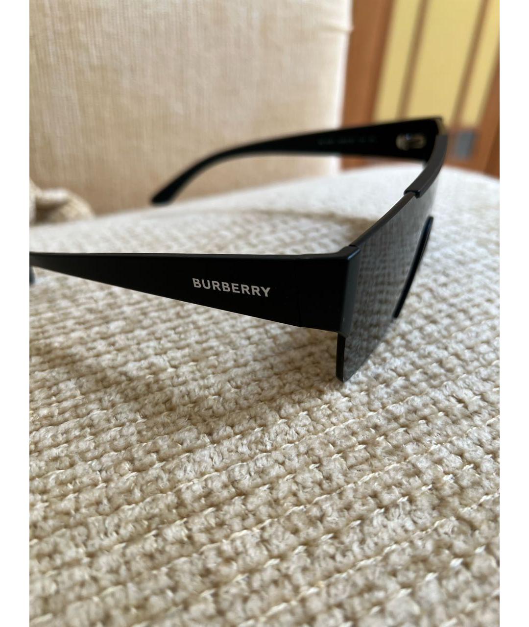 BURBERRY Черные пластиковые солнцезащитные очки, фото 3