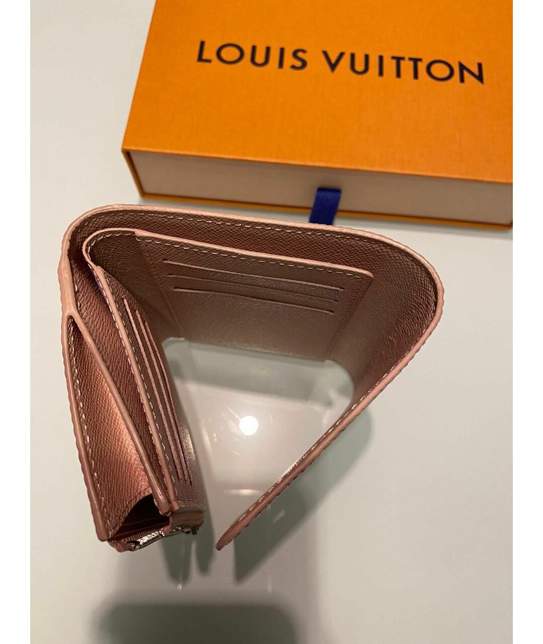 LOUIS VUITTON PRE-OWNED Розовый кожаный кошелек, фото 2