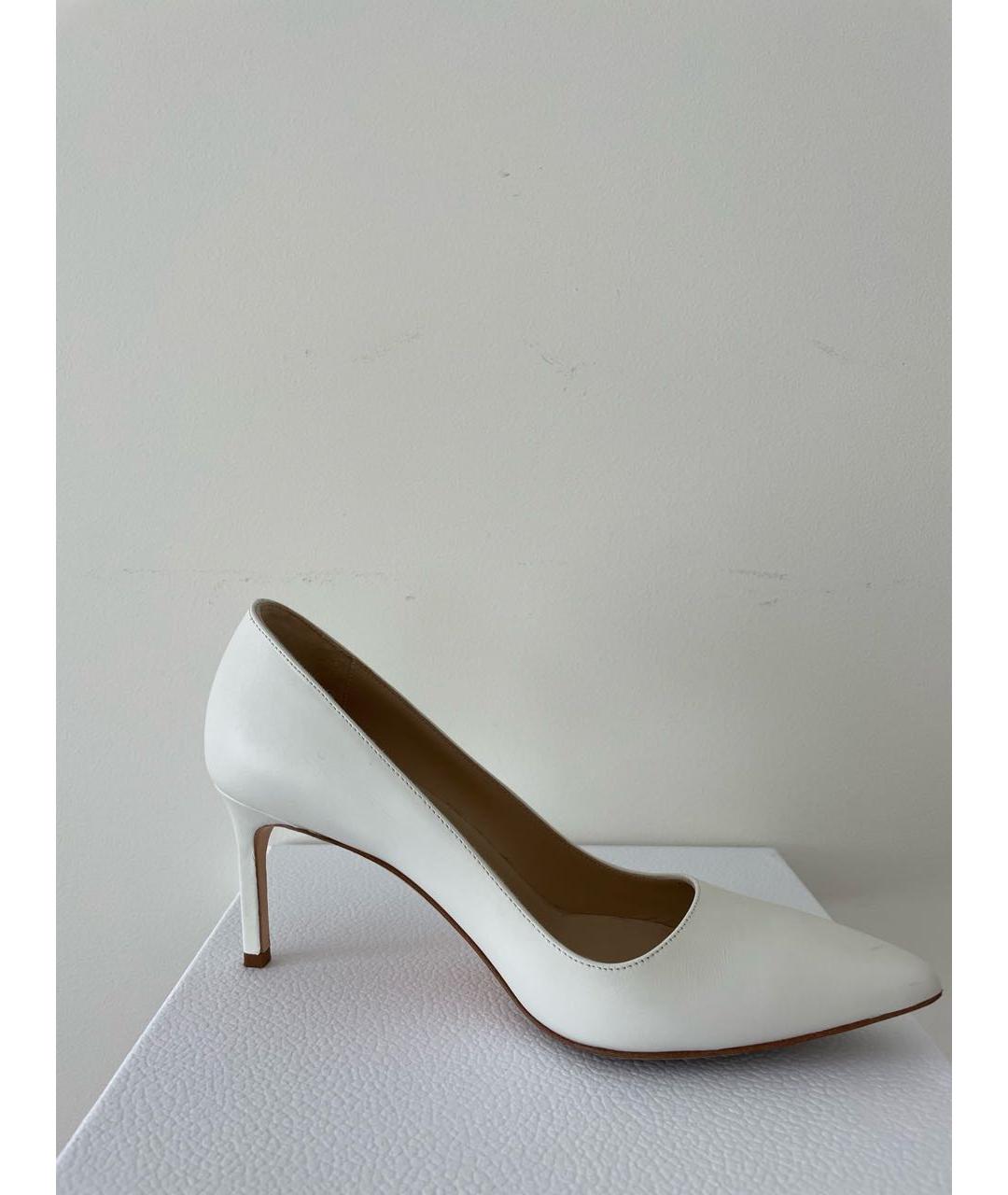 MANOLO BLAHNIK Белые кожаные туфли, фото 9