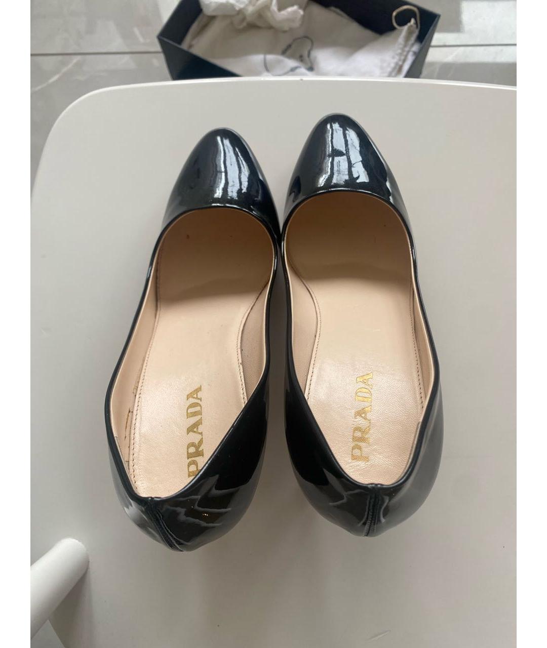PRADA Черные туфли из лакированной кожи, фото 3