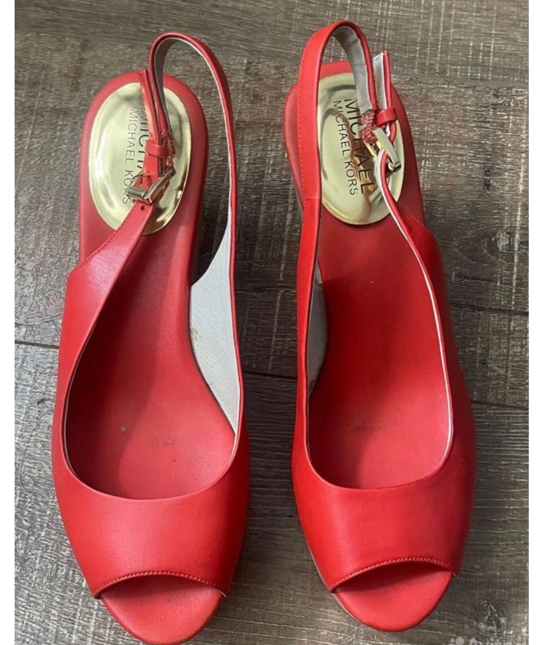 MICHAEL MICHAEL KORS Красные кожаные босоножки, фото 3