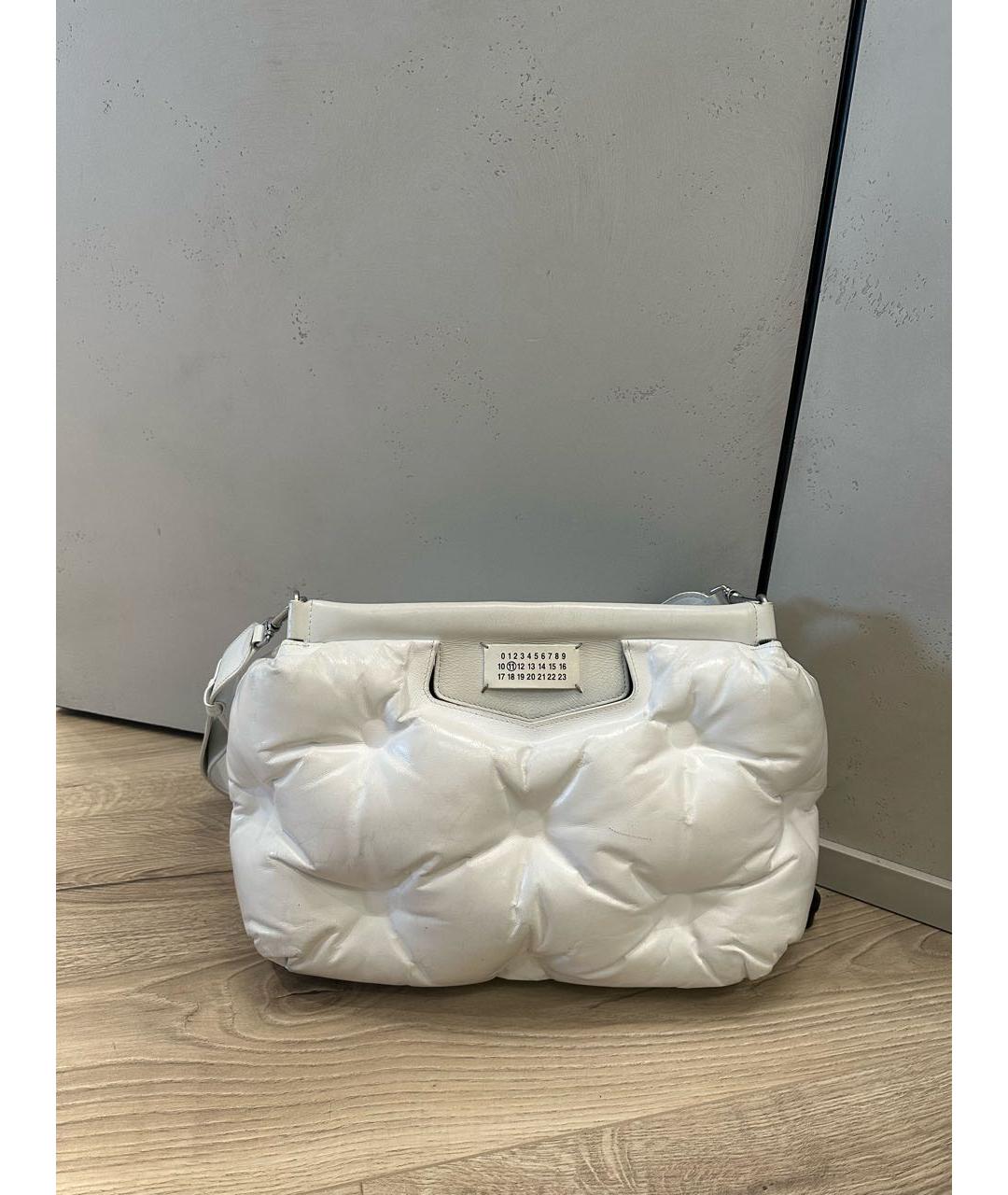 MAISON MARGIELA Белая сумка тоут из лакированной кожи, фото 4