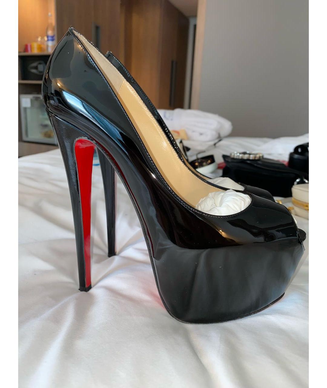 CHRISTIAN LOUBOUTIN Черные туфли из лакированной кожи, фото 5