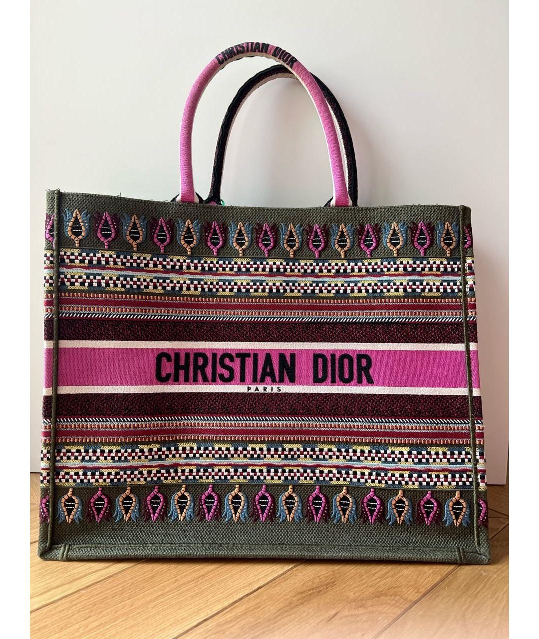 CHRISTIAN DIOR Book