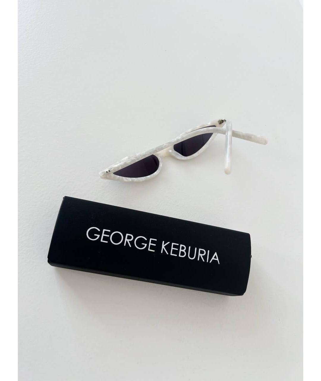 GEORGE KEBURIA Белые пластиковые солнцезащитные очки, фото 3