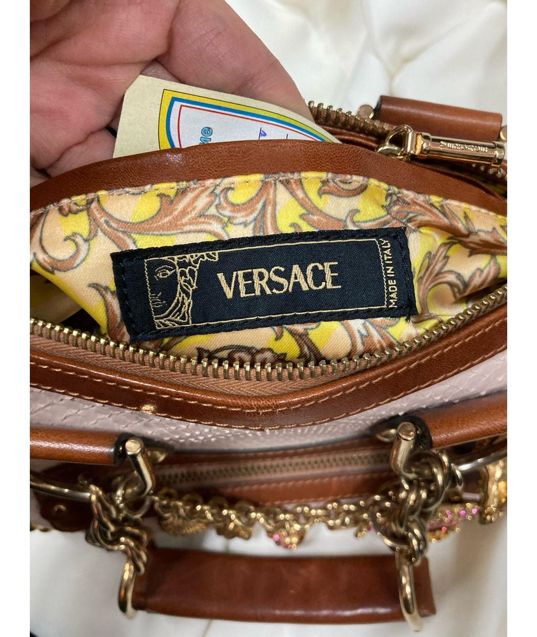 VERSACE Бежевая сумка с короткими ручками из экзотической кожи, фото 4