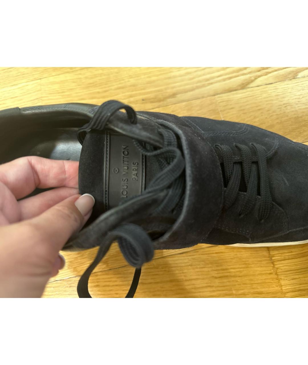 LOUIS VUITTON Темно-синие нубуковые низкие кроссовки / кеды, фото 6