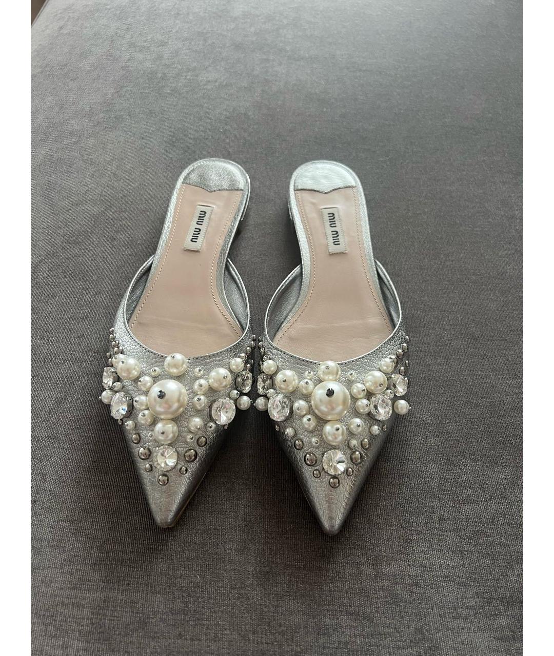 MIU MIU Серебряные кожаные мюли, фото 2