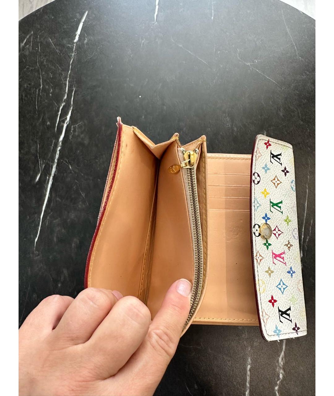 LOUIS VUITTON Белый кожаный кошелек, фото 5