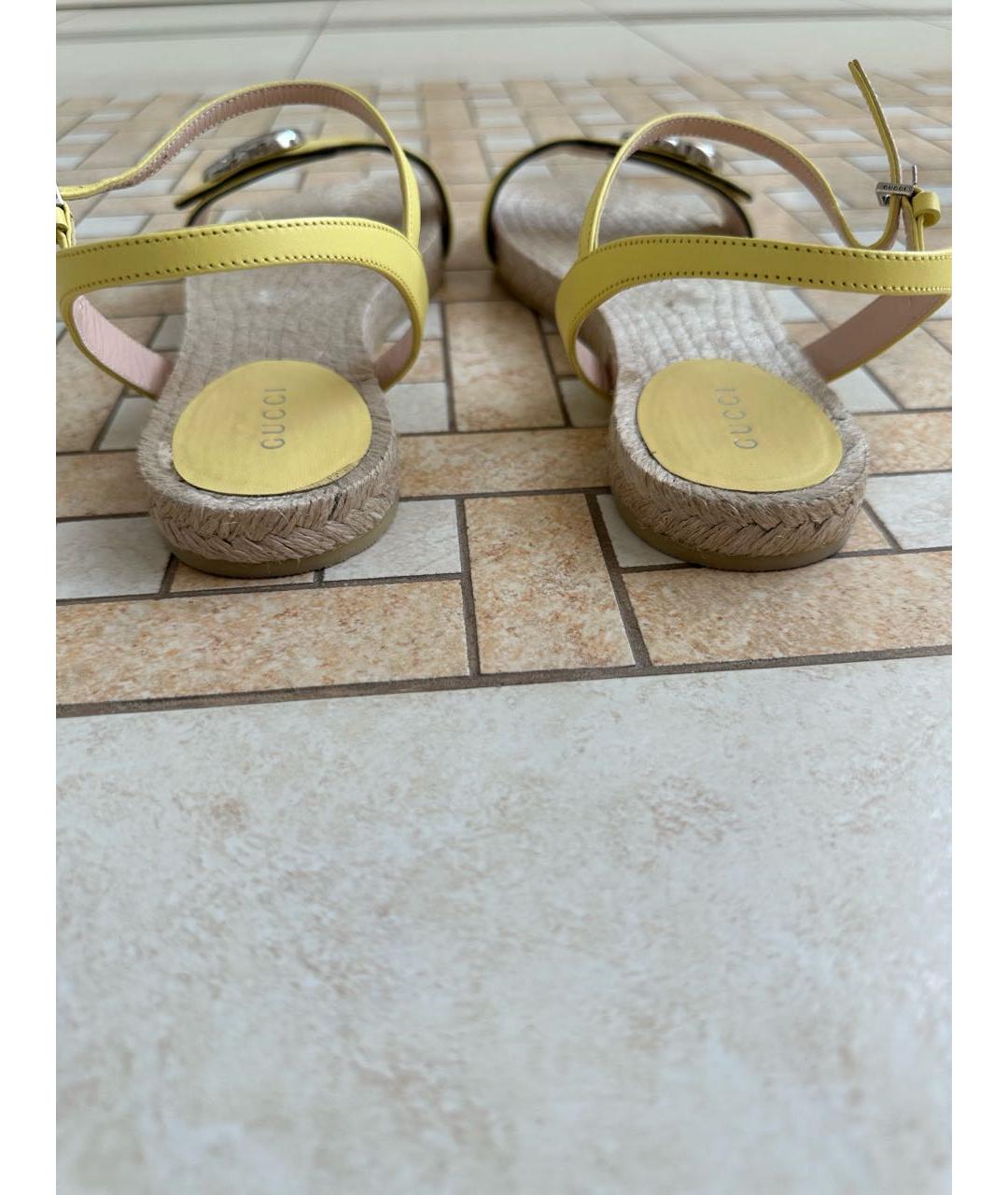 GUCCI Желтые кожаные сандалии, фото 4