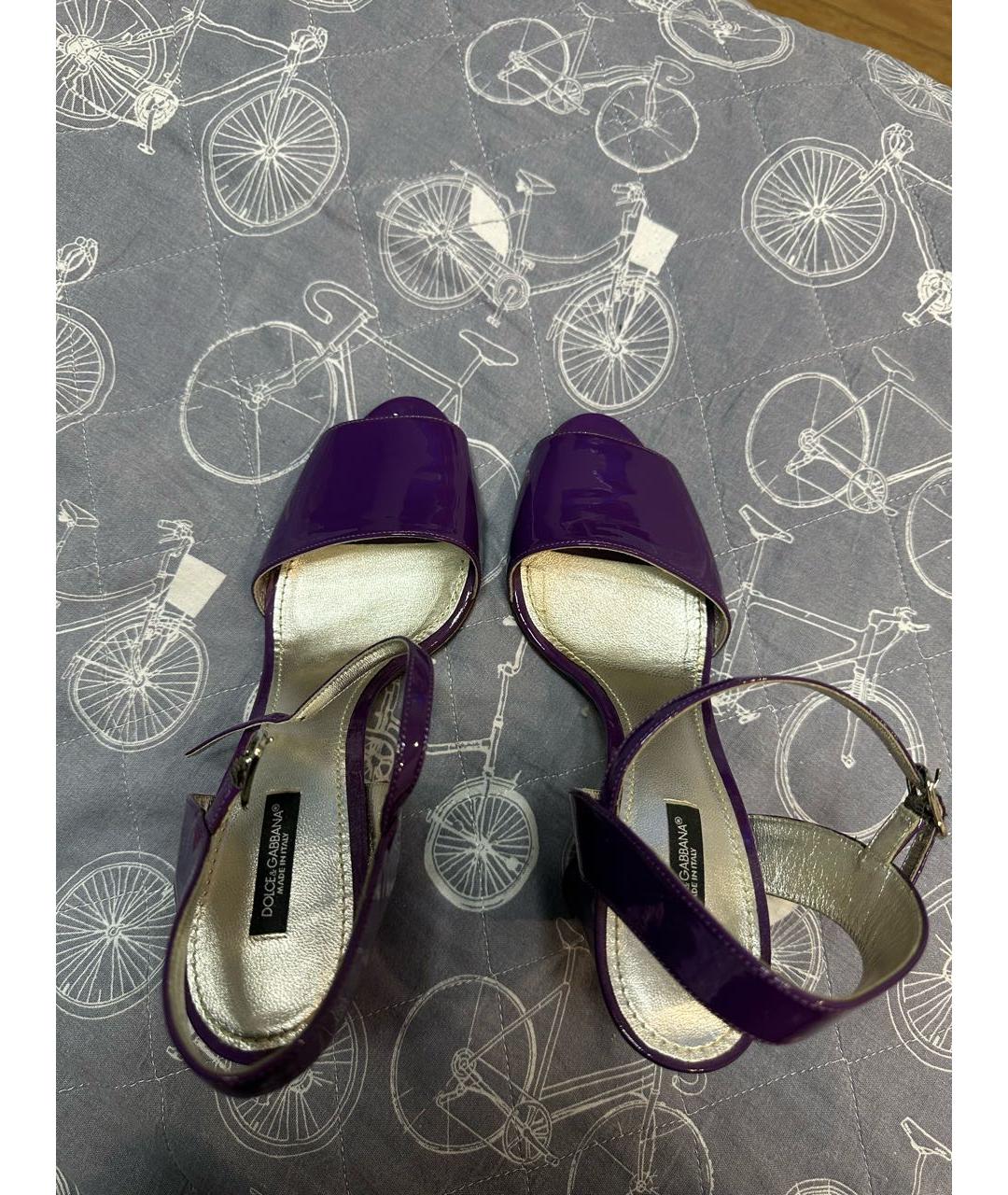 DOLCE&GABBANA Фиолетовые босоножки из лакированной кожи, фото 3