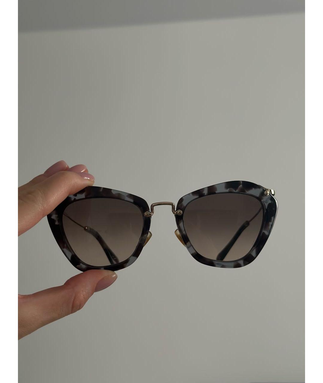 MIU MIU Антрацитовые пластиковые солнцезащитные очки, фото 7