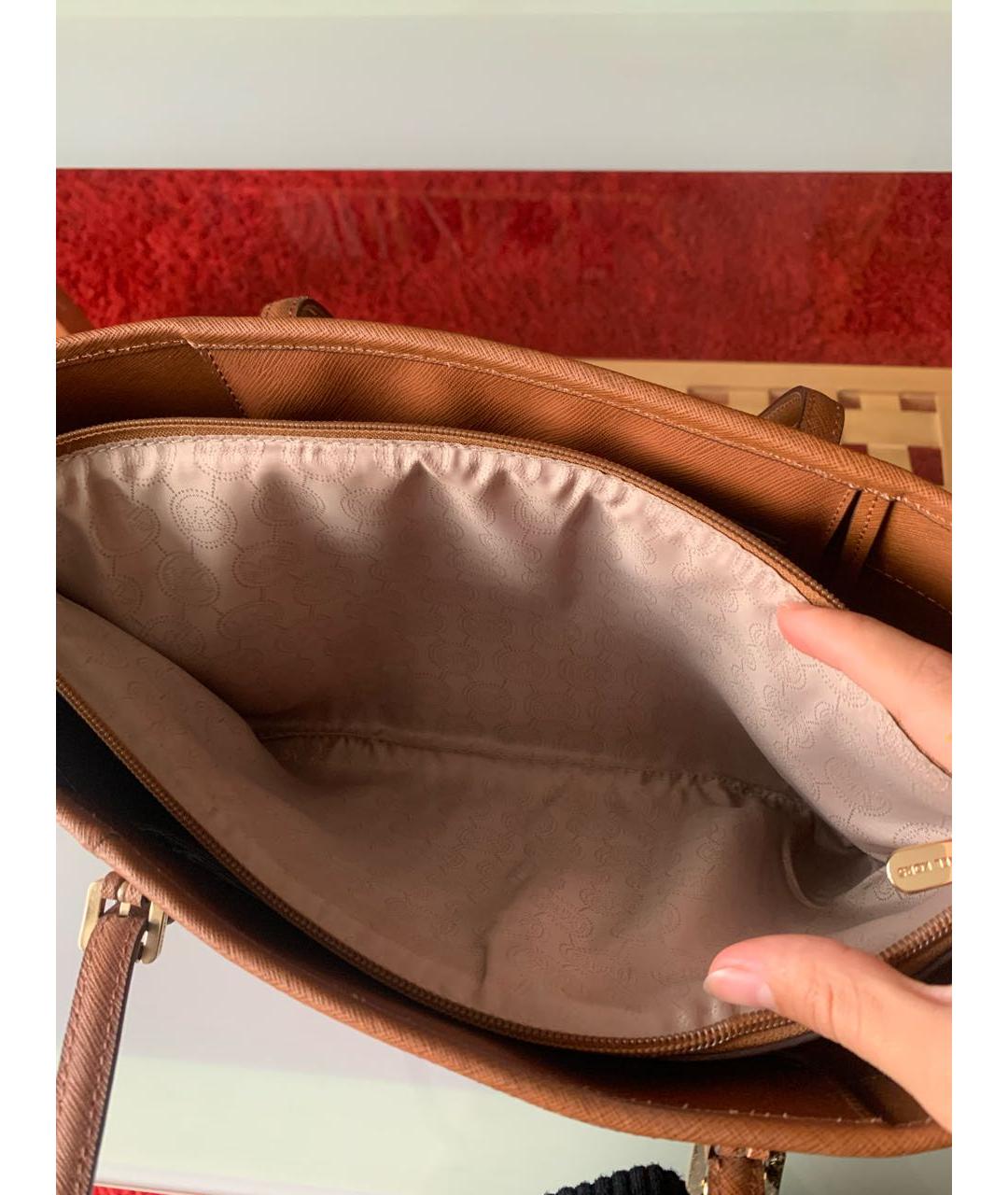 MICHAEL MICHAEL KORS Коричневая кожаная сумка тоут, фото 7