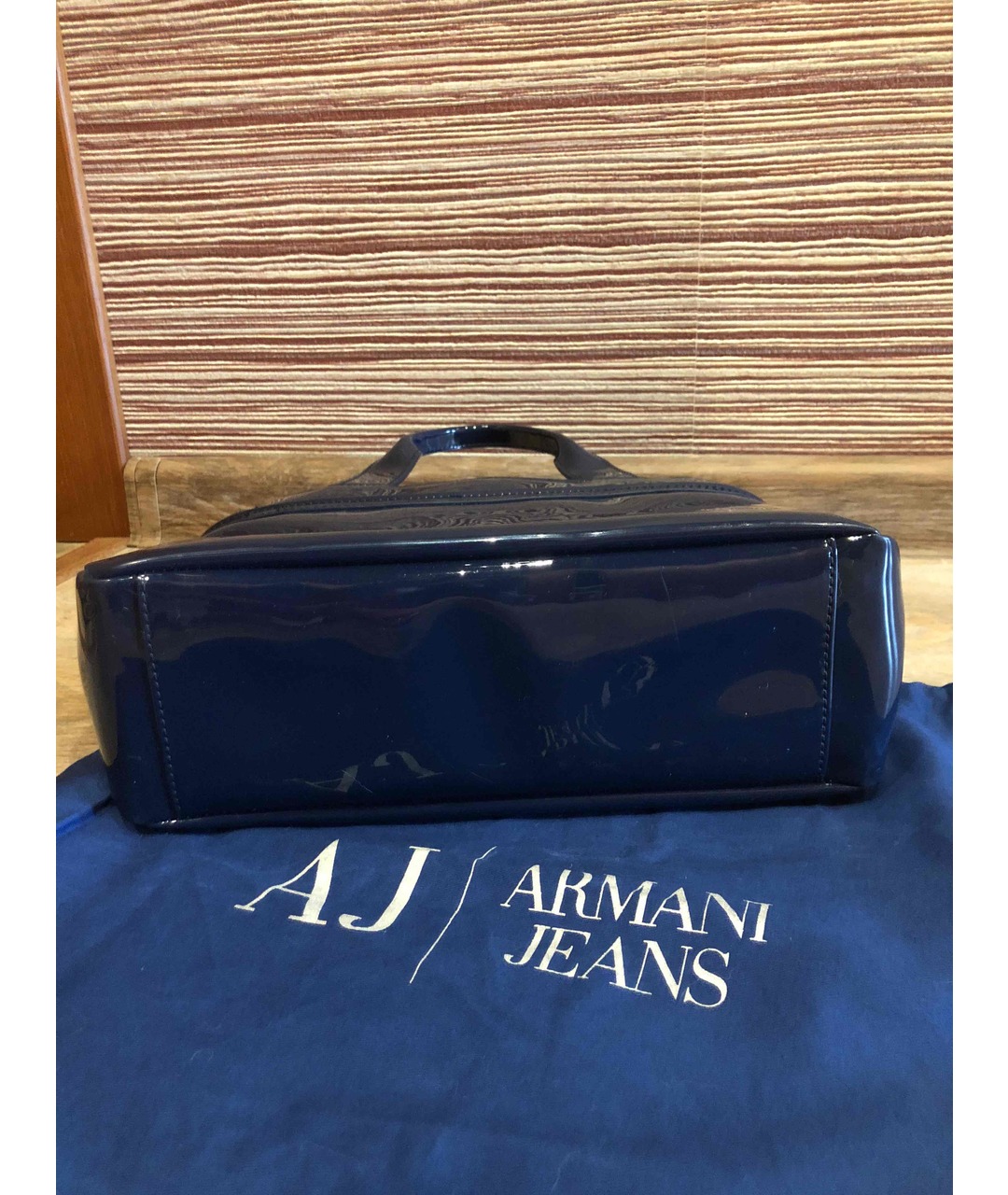 ARMANI JEANS Синяя сумка тоут из лакированной кожи, фото 3