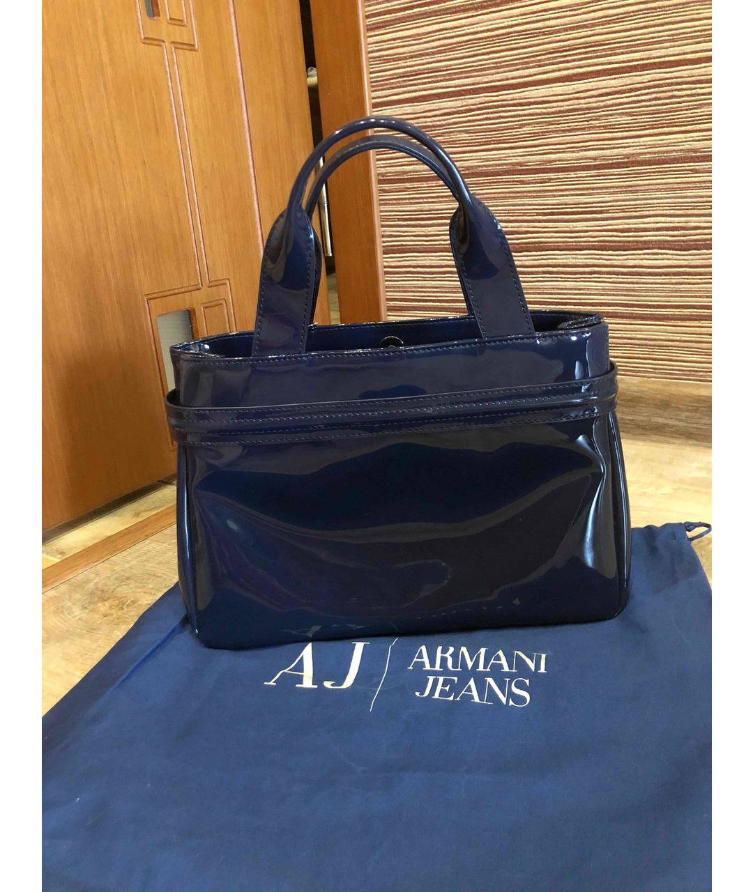 ARMANI JEANS Синяя сумка тоут из лакированной кожи, фото 2