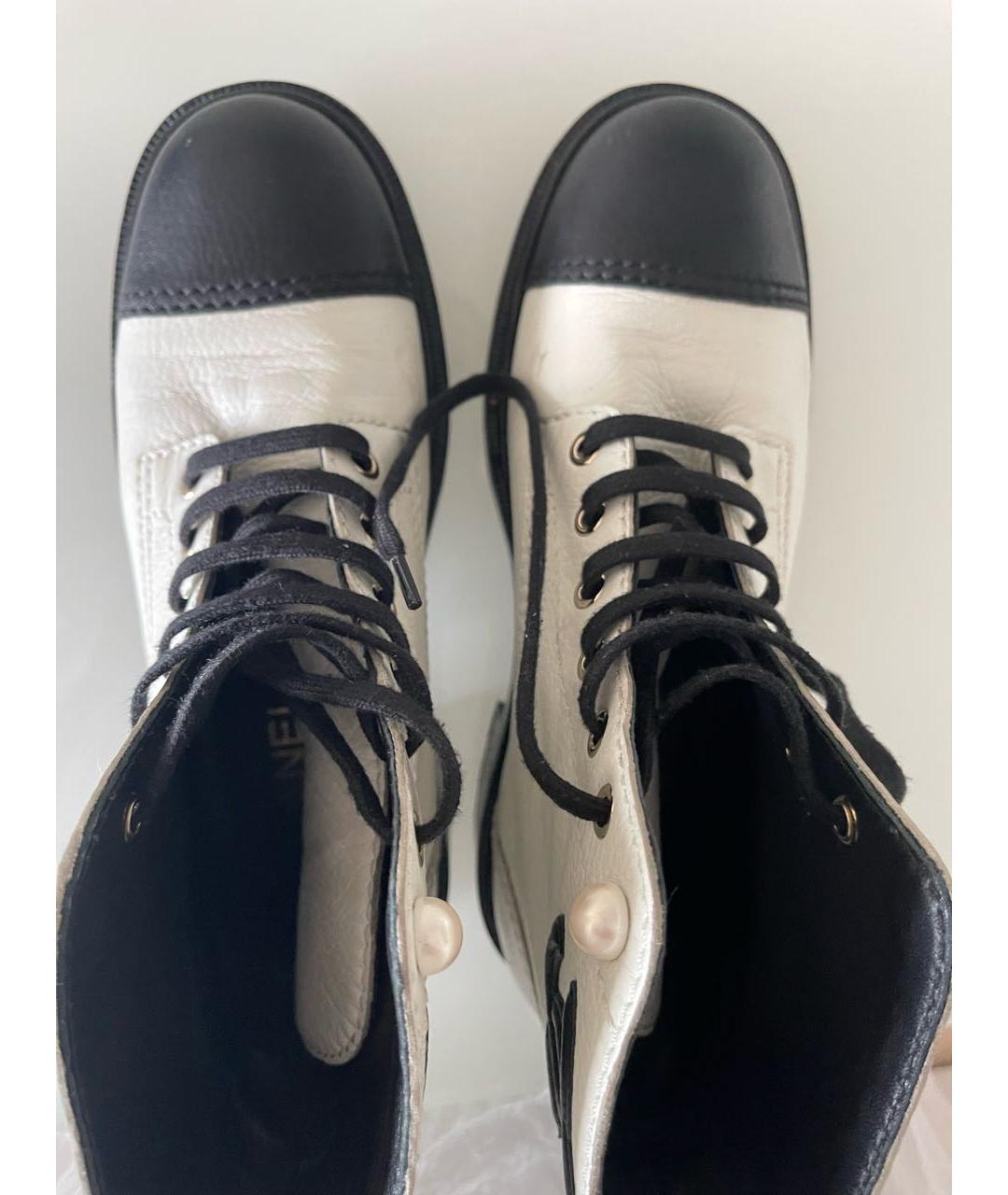 CHANEL PRE-OWNED Белые кожаные ботинки, фото 3