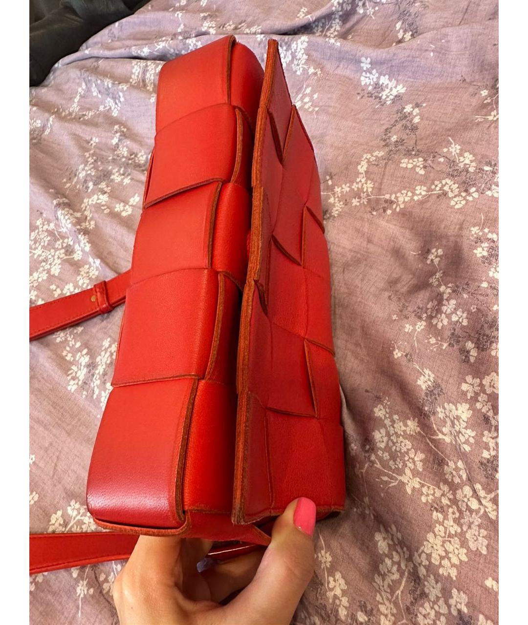 BOTTEGA VENETA Красная кожаная сумка через плечо, фото 2
