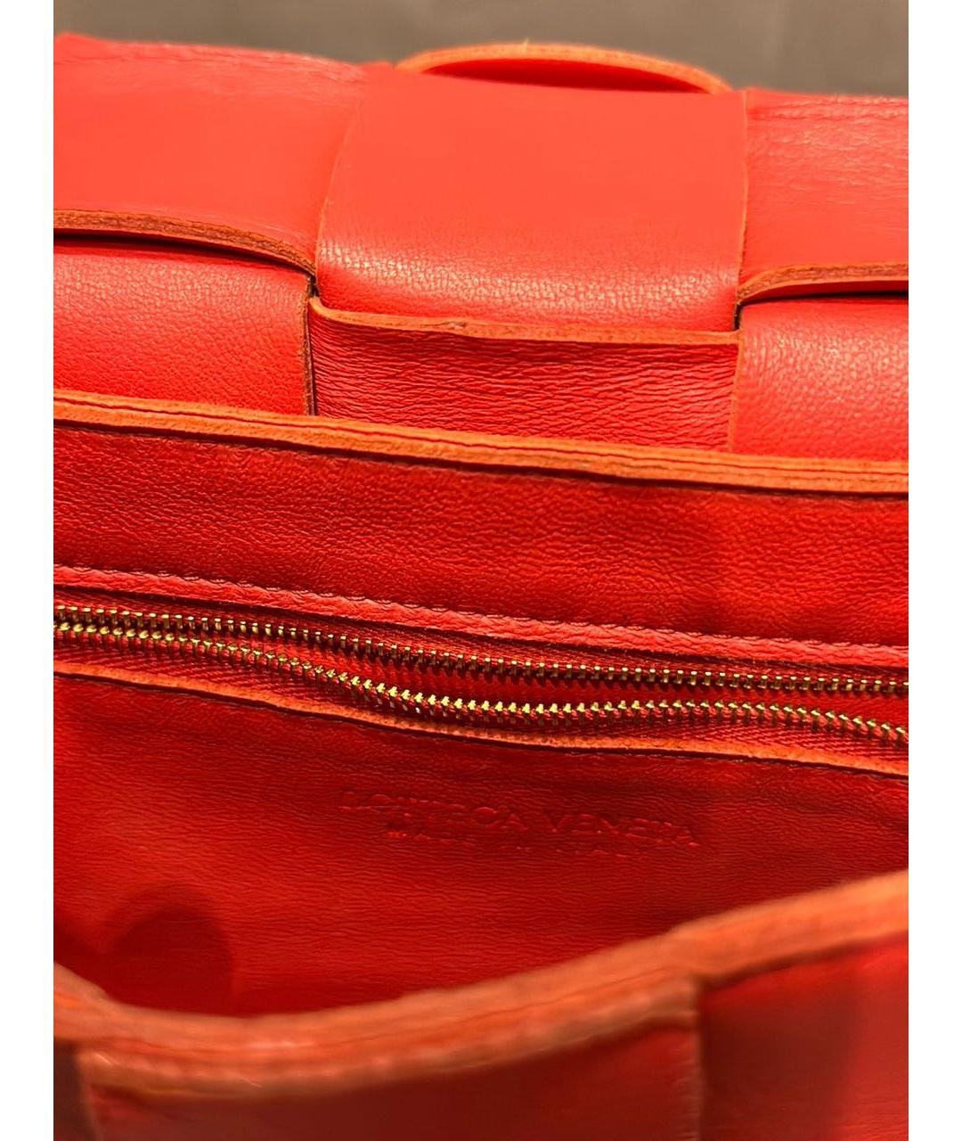BOTTEGA VENETA Красная кожаная сумка через плечо, фото 4