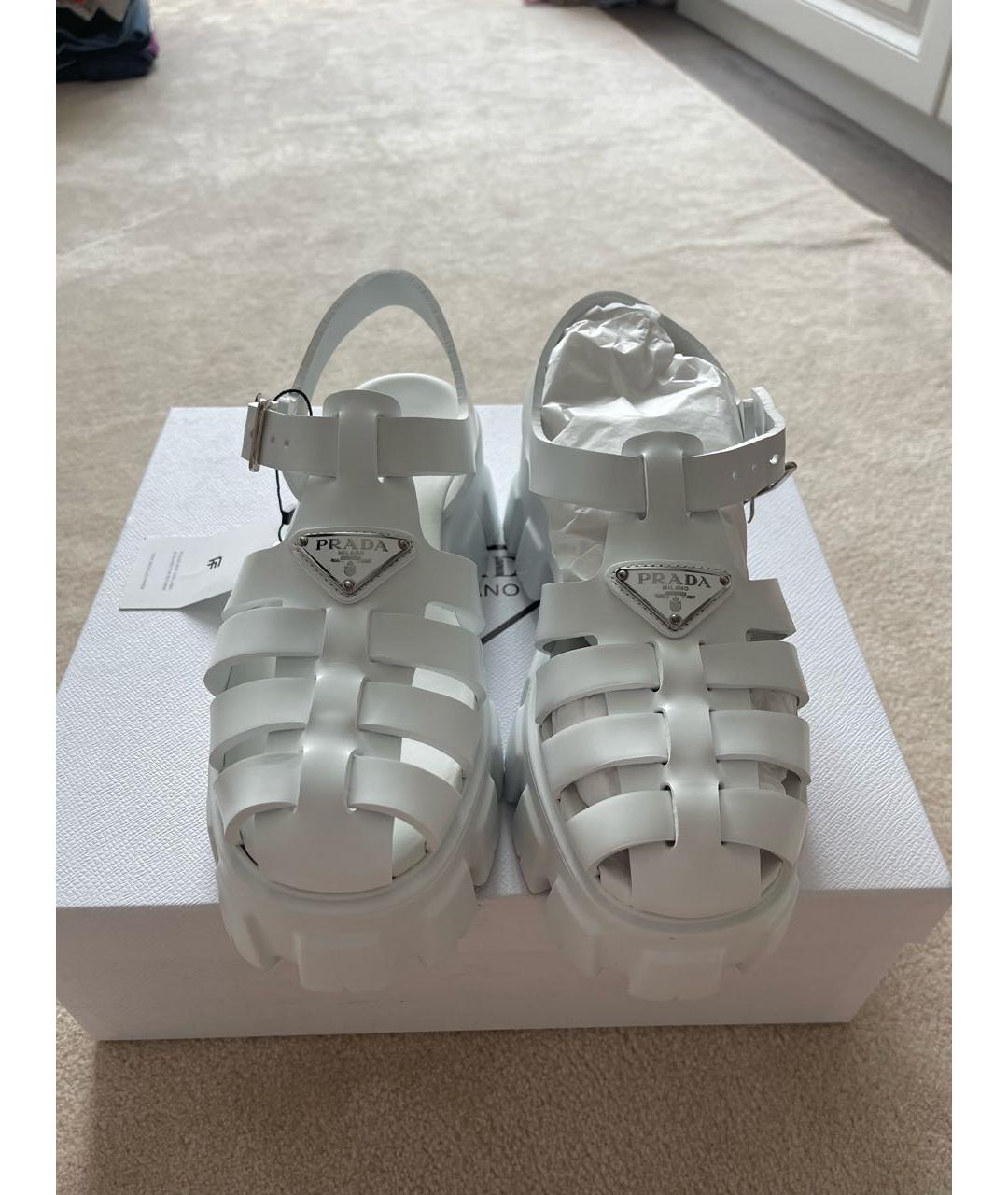 PRADA Белые босоножки, фото 2