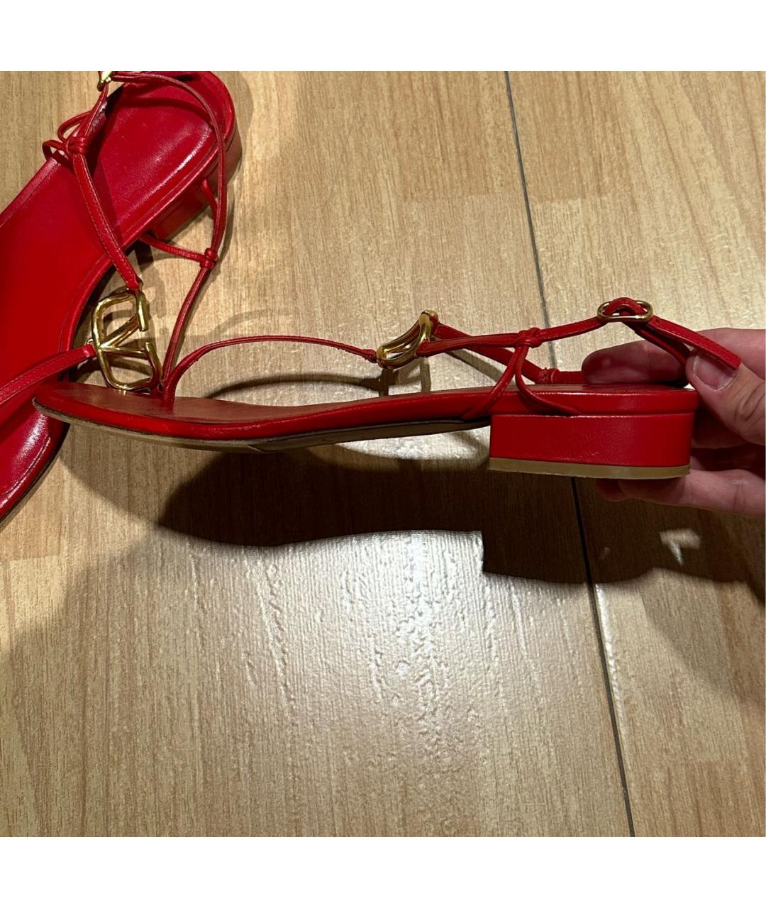 VALENTINO Красные кожаные босоножки, фото 5