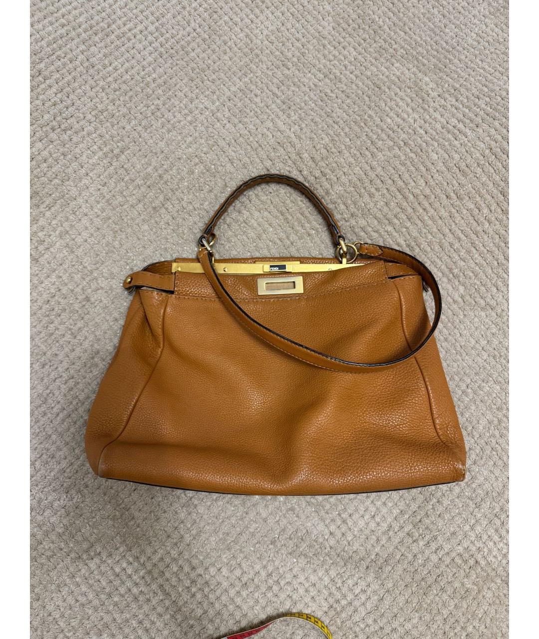 FENDI Коричневая кожаная сумка с короткими ручками, фото 2