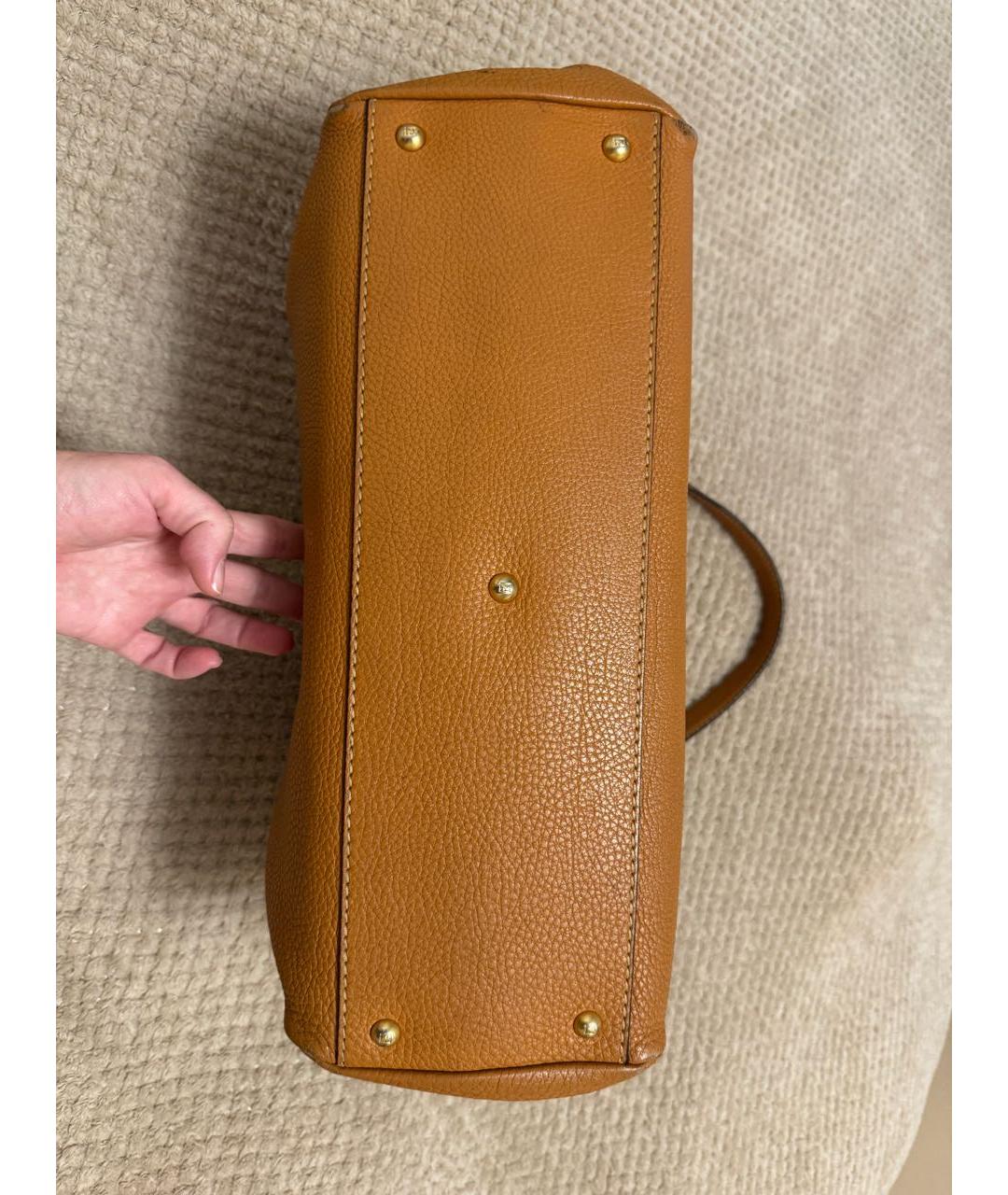 FENDI Коричневая кожаная сумка с короткими ручками, фото 3