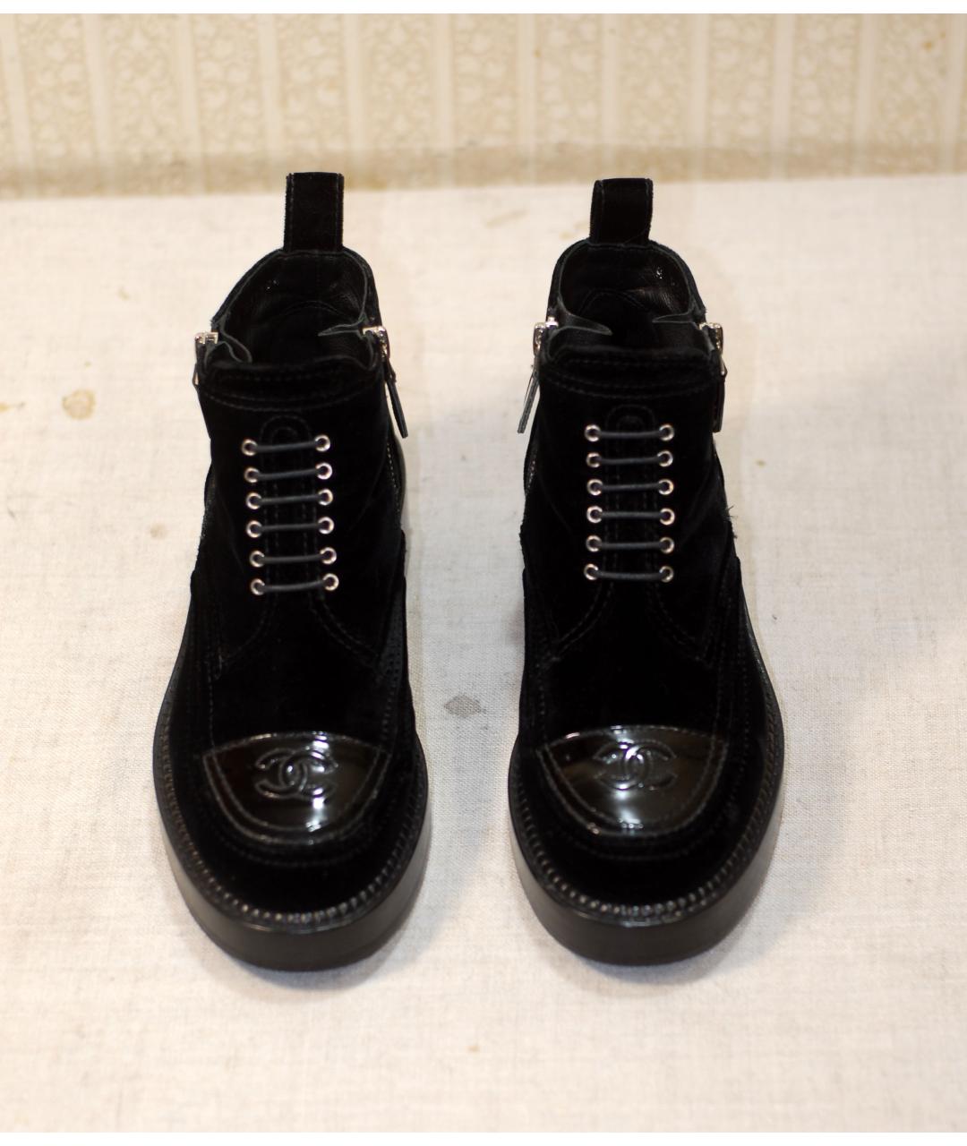 CHANEL Черные бархатные ботинки, фото 2