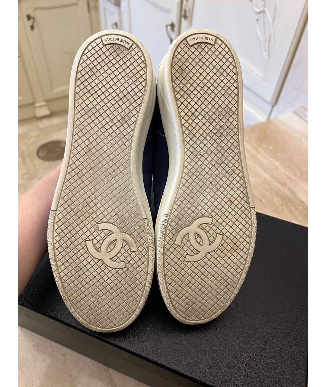 CHANEL PRE-OWNED Синие замшевые кеды, фото 5