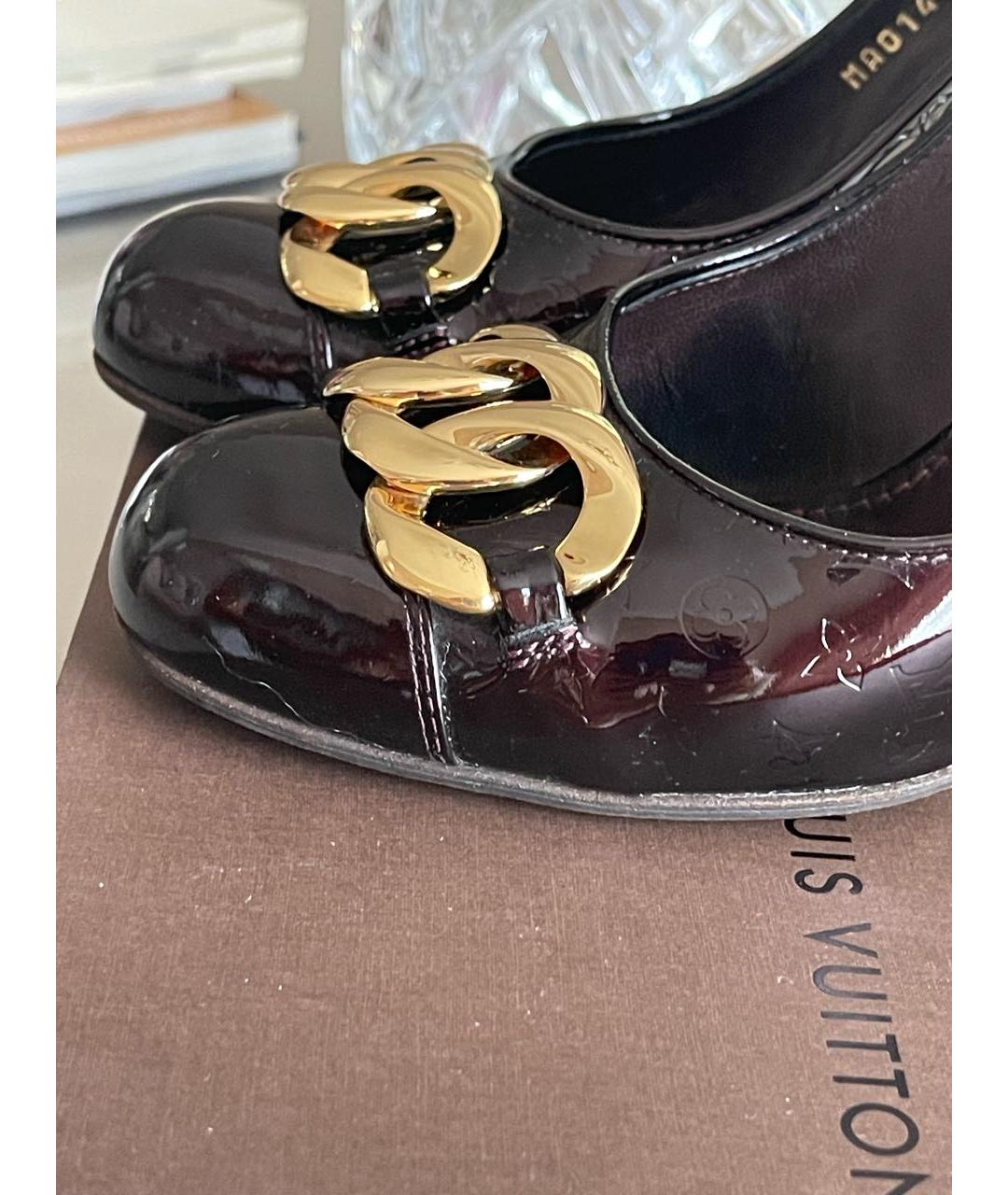 LOUIS VUITTON PRE-OWNED Бордовые туфли из лакированной кожи, фото 7