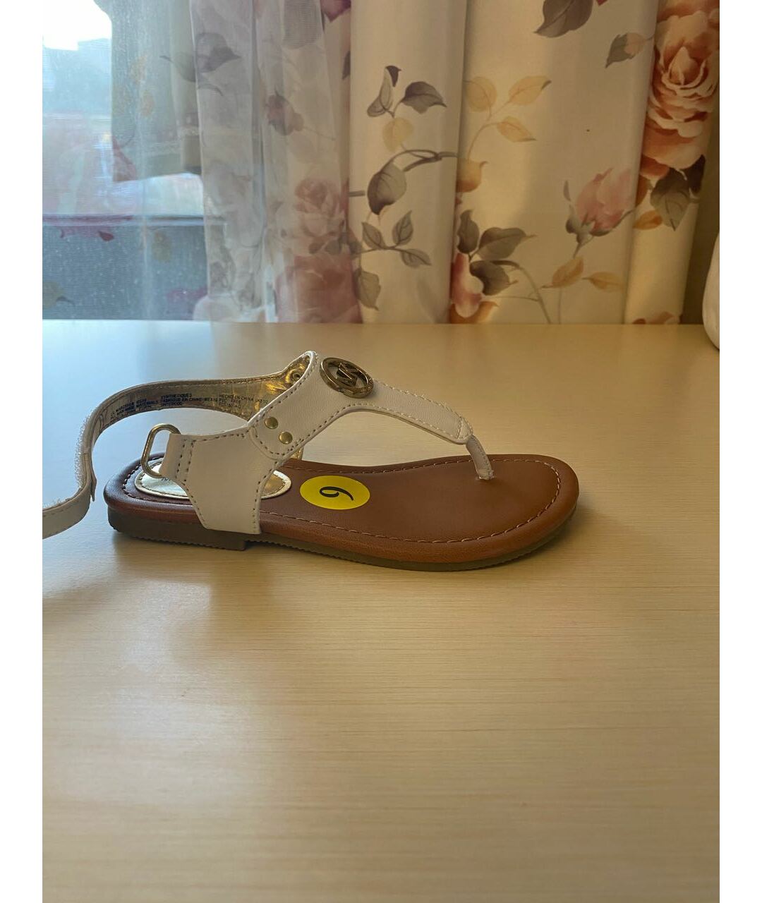 MICHAEL KORS Белые кожаные сандалии и шлепанцы, фото 7