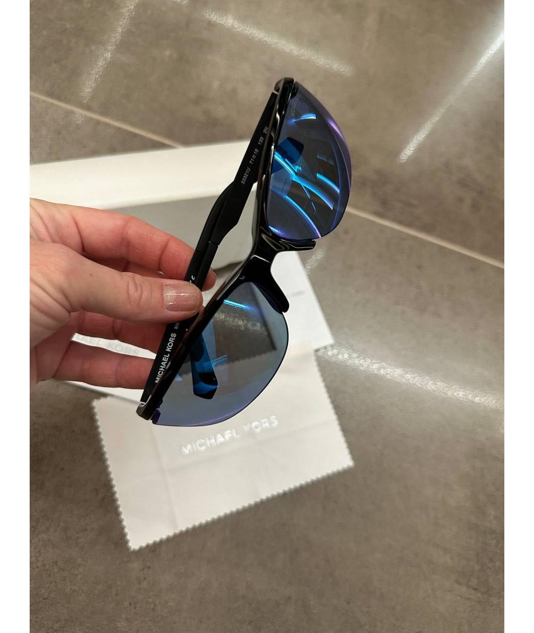 MICHAEL MICHAEL KORS Черные пластиковые солнцезащитные очки, фото 4