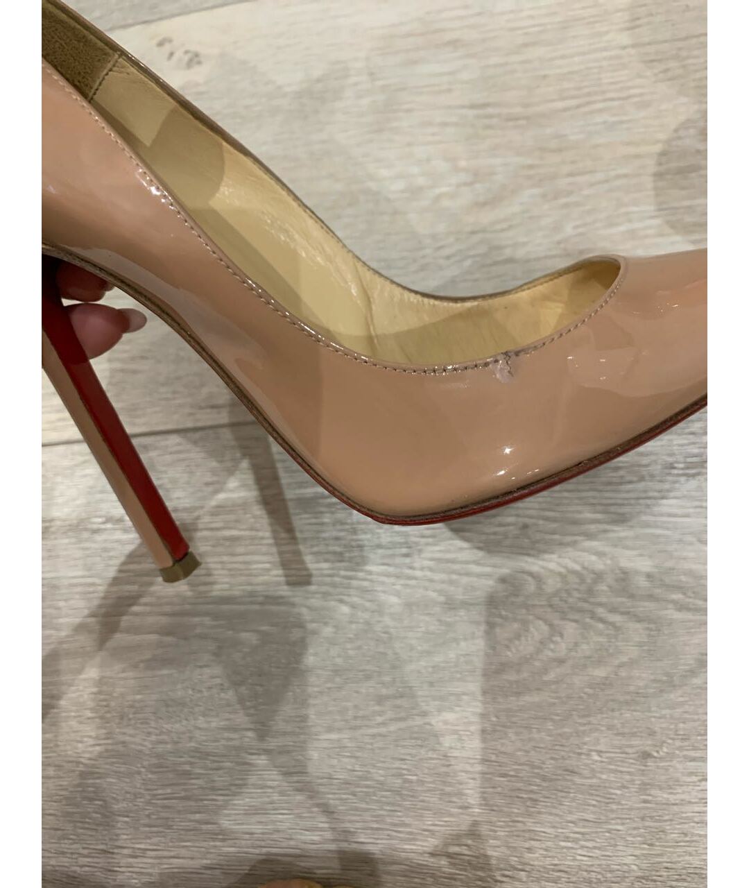 CHRISTIAN LOUBOUTIN Бежевые туфли из лакированной кожи, фото 6