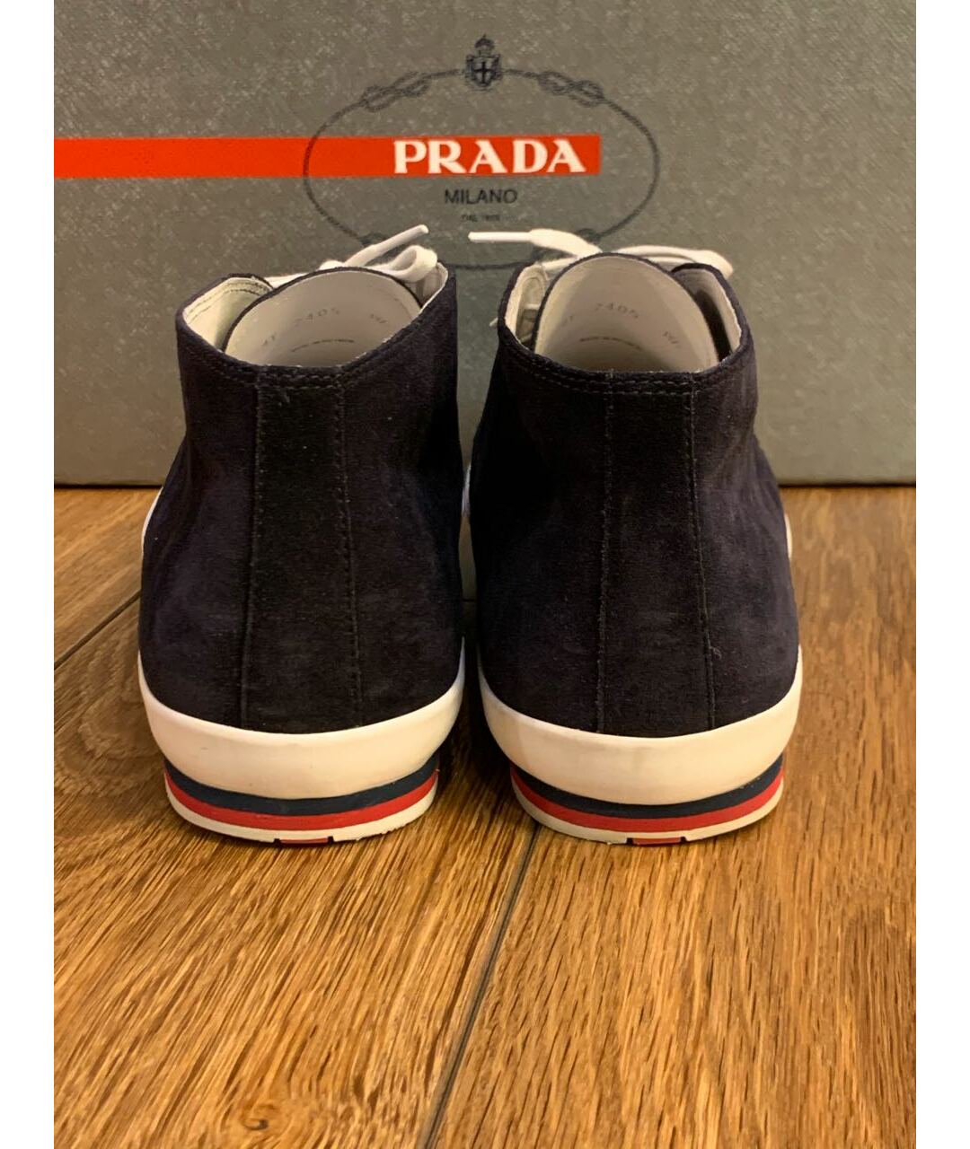 PRADA Темно-синие замшевые низкие кроссовки / кеды, фото 3