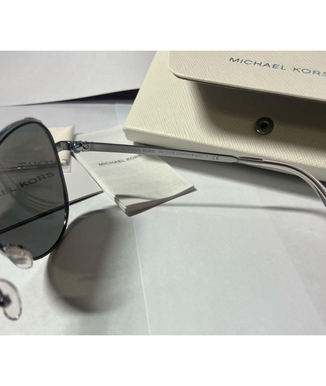 MICHAEL KORS Серебряные металлические солнцезащитные очки, фото 3