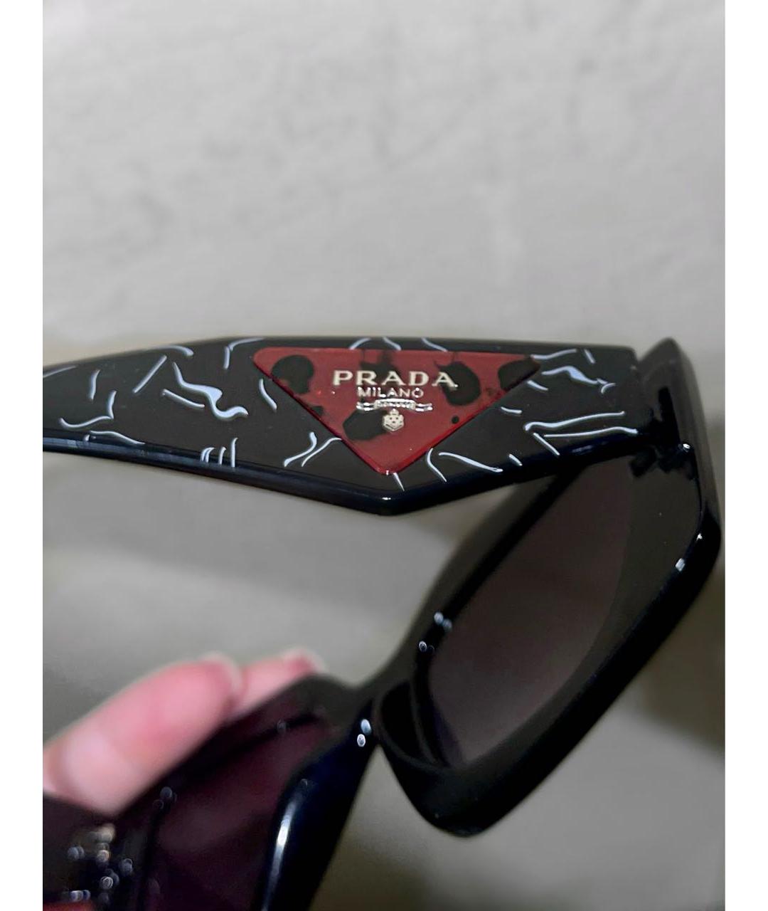 PRADA Черные пластиковые солнцезащитные очки, фото 3