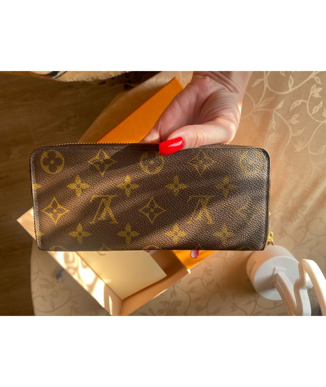 LOUIS VUITTON Бежевый кожаный кошелек, фото 3