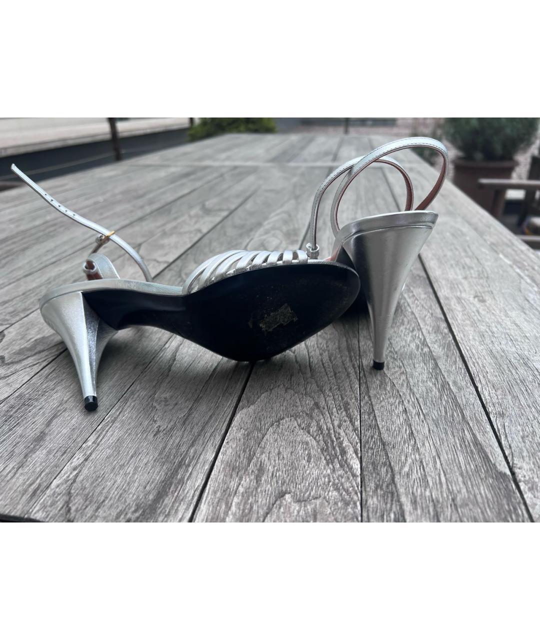 SAINT LAURENT Серебряные кожаные босоножки, фото 2