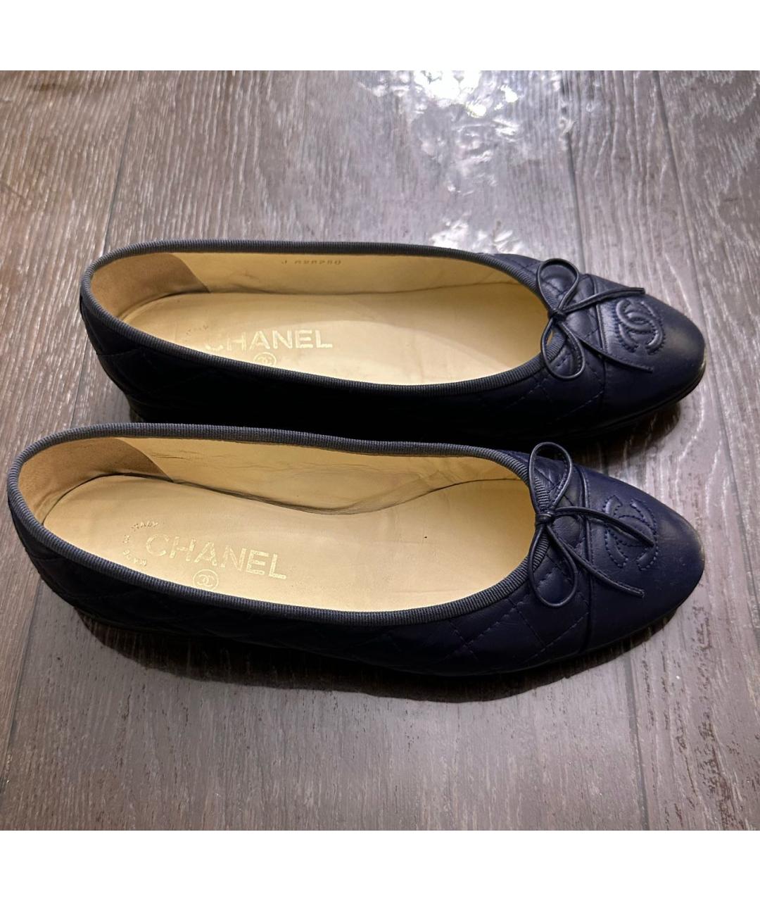 CHANEL Темно-синие кожаные балетки, фото 5