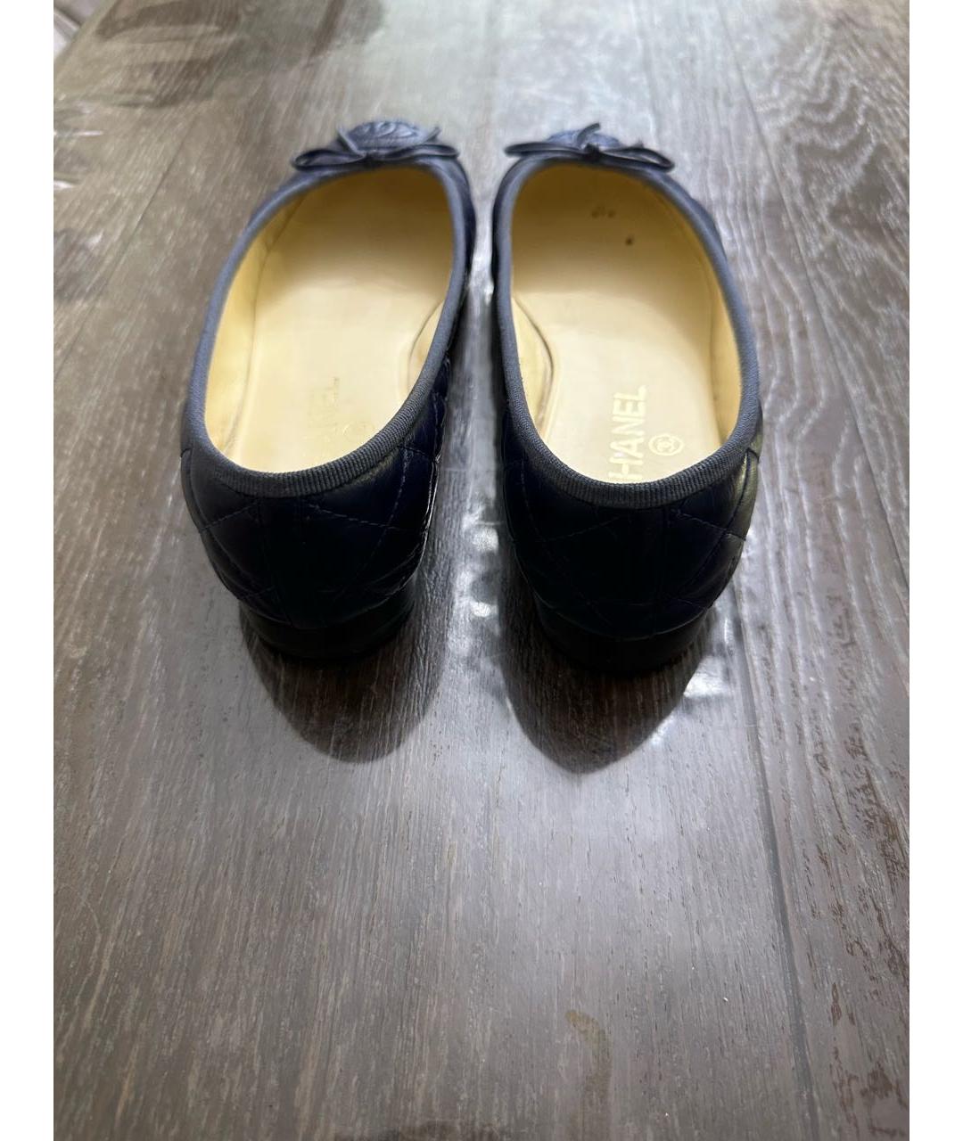 CHANEL Темно-синие кожаные балетки, фото 3