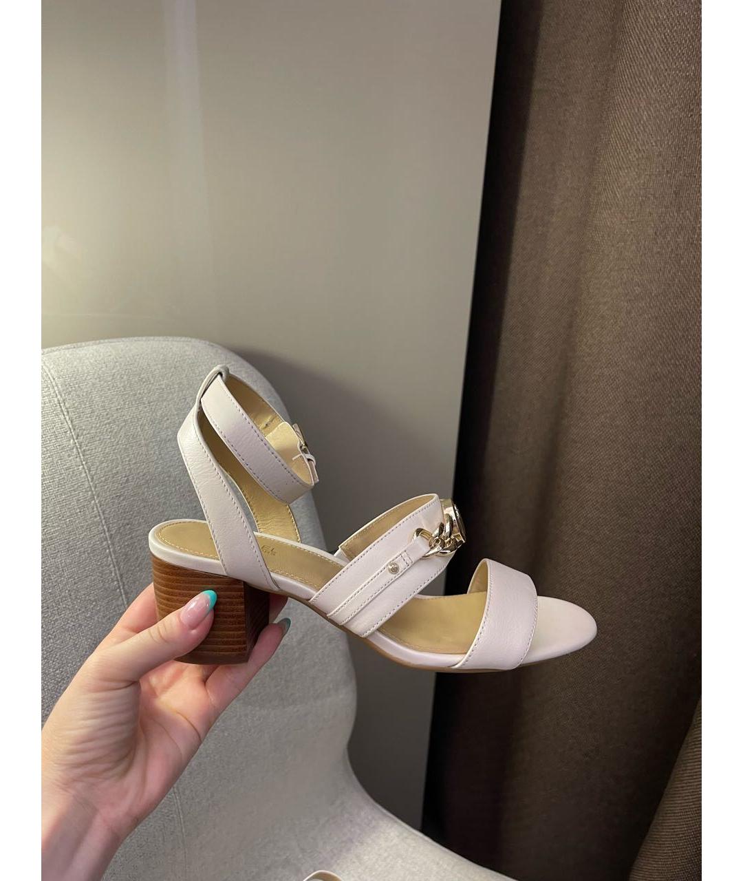 MICHAEL MICHAEL KORS Бежевые кожаные босоножки, фото 3
