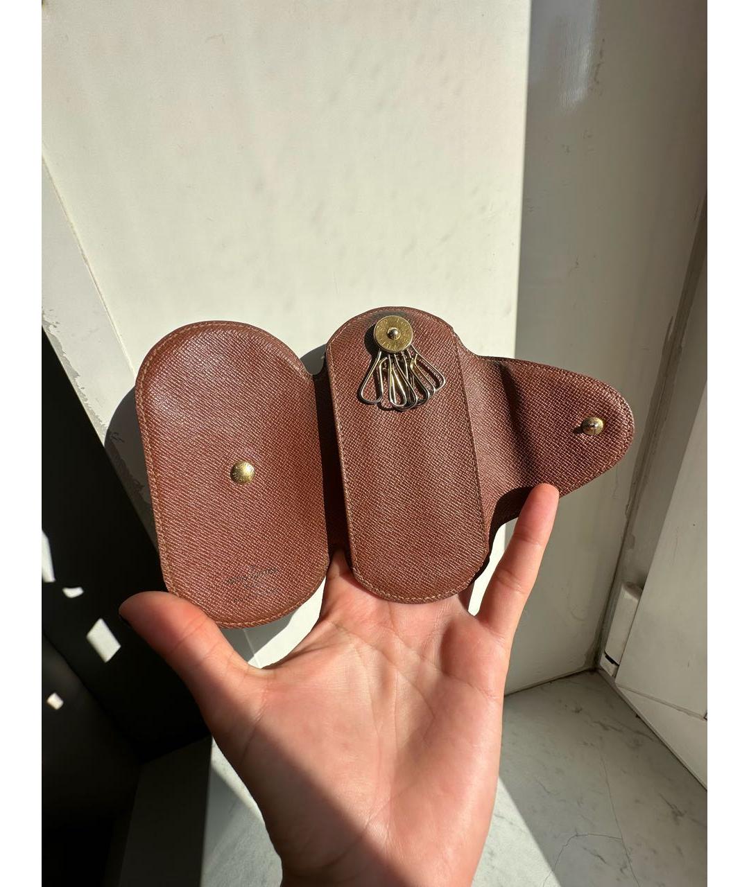 LOUIS VUITTON Коричневая ключница, фото 3