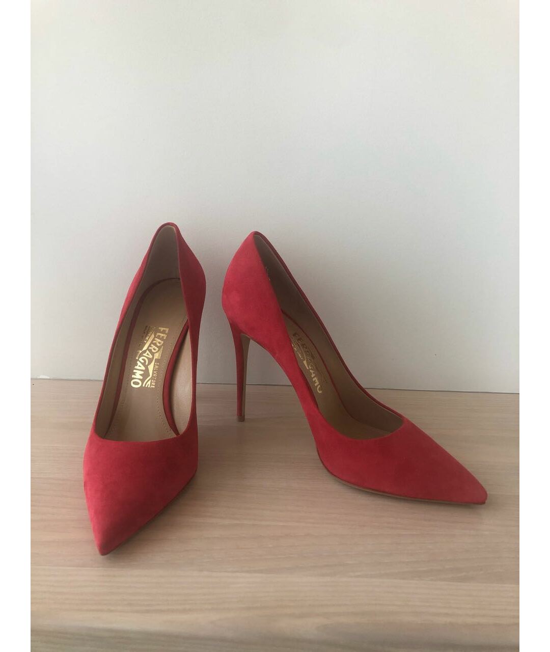 SALVATORE FERRAGAMO Красные замшевые туфли, фото 9