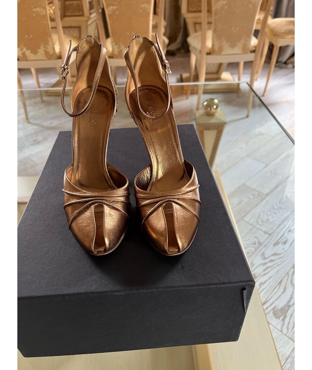 GUCCI Золотые кожаные босоножки, фото 2
