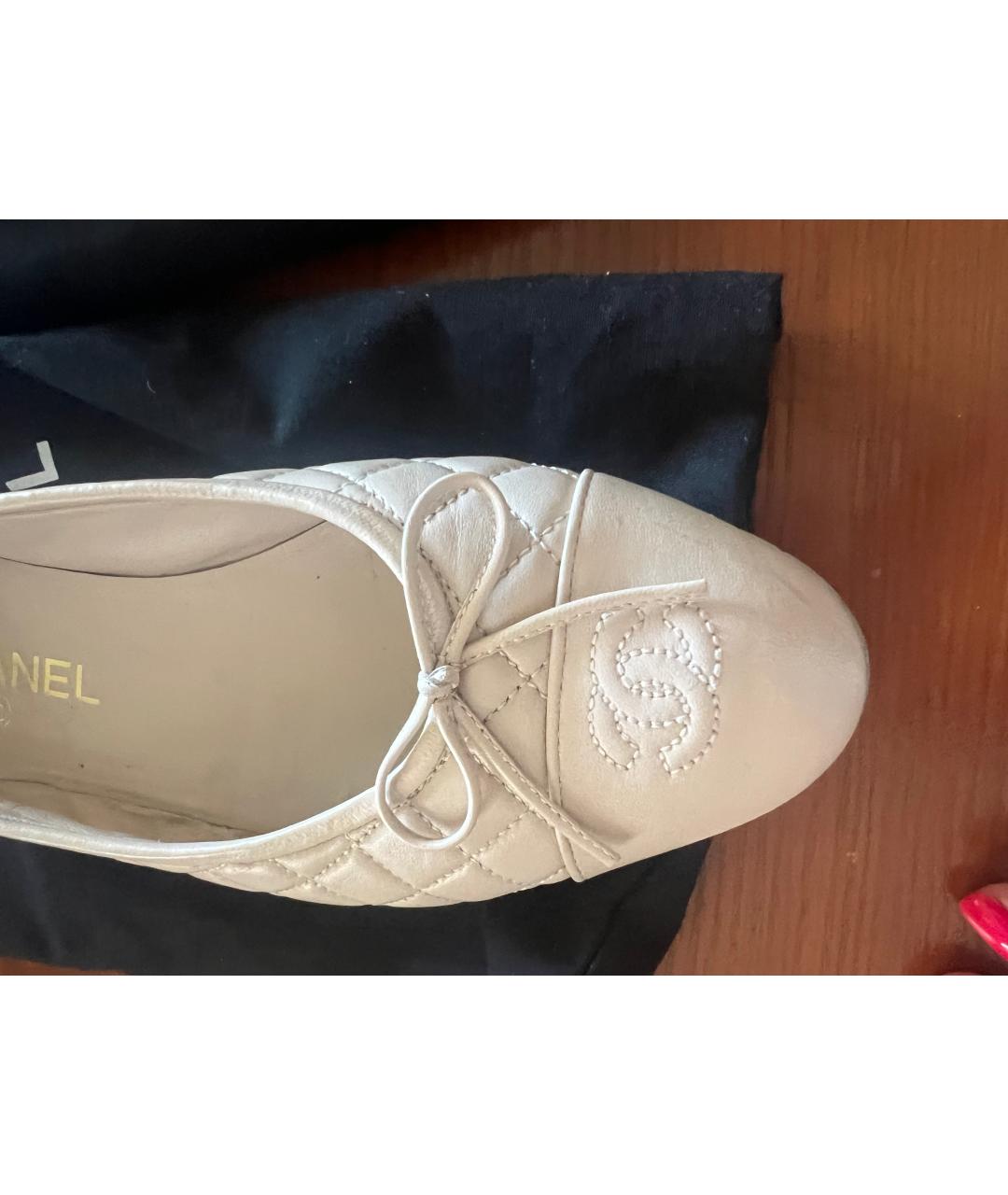 CHANEL Бежевые кожаные балетки, фото 4