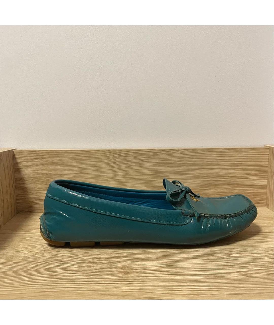 PRADA Бирюзовые мокасины из лакированной кожи, фото 6