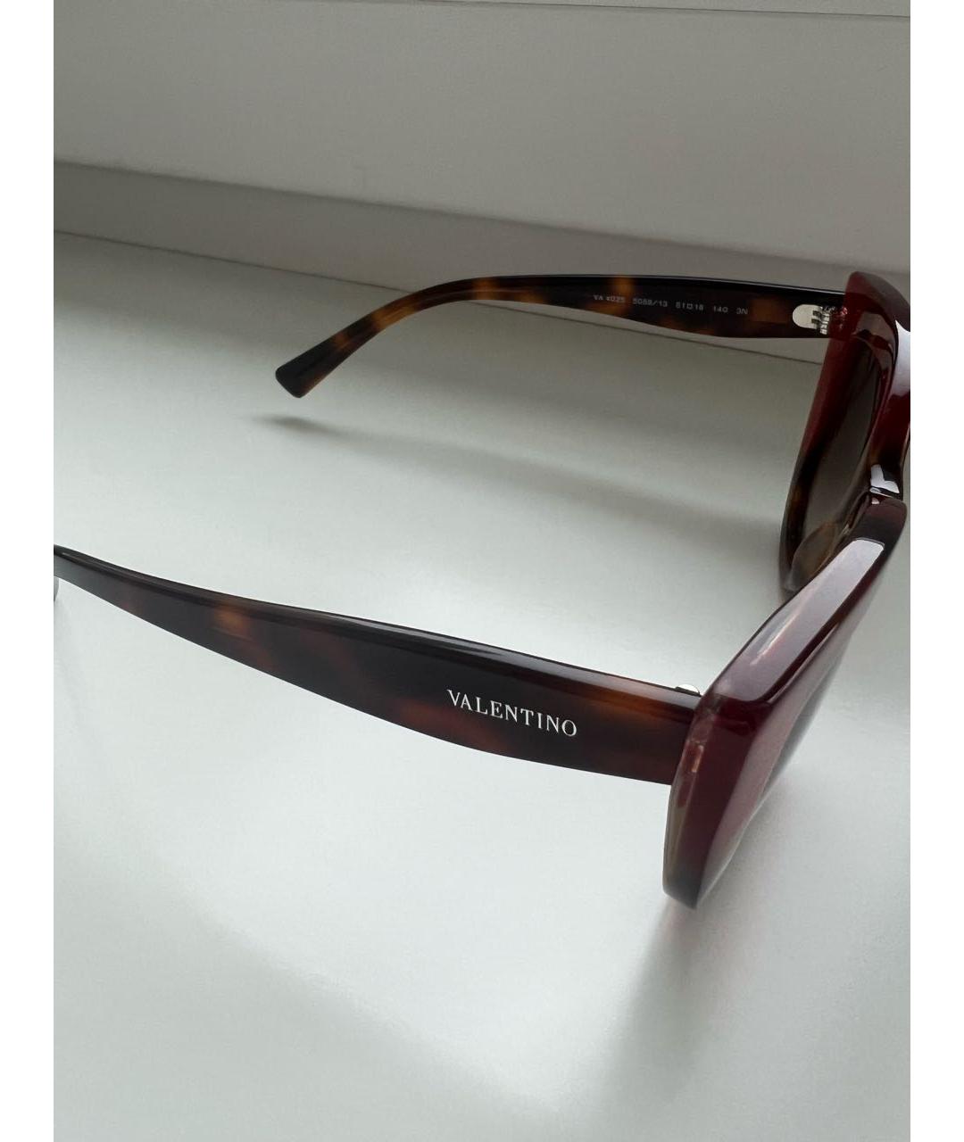 VALENTINO Бордовые пластиковые солнцезащитные очки, фото 3