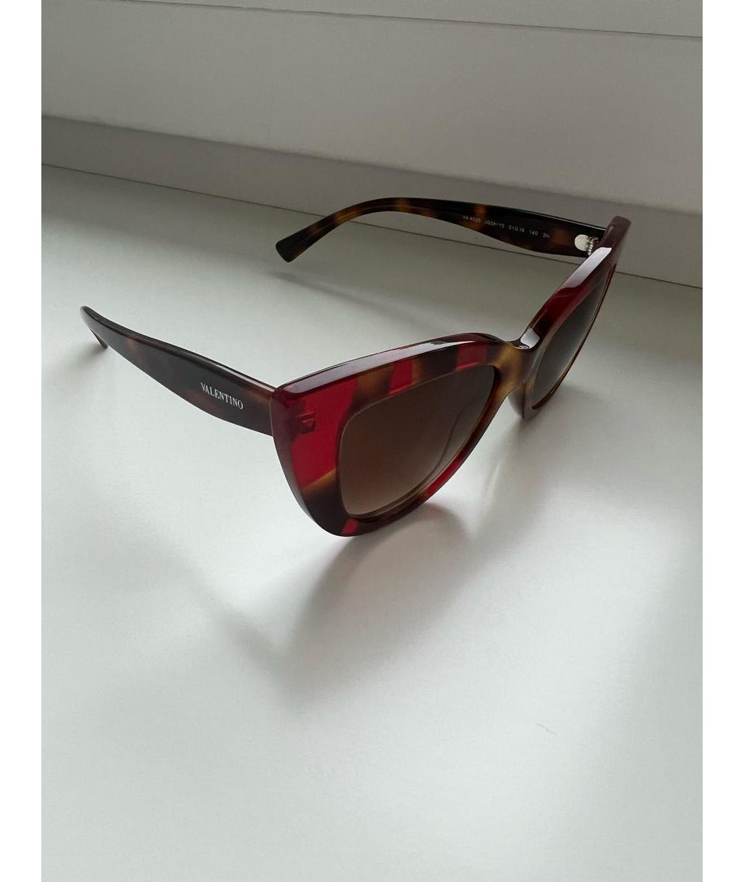 VALENTINO Бордовые пластиковые солнцезащитные очки, фото 2