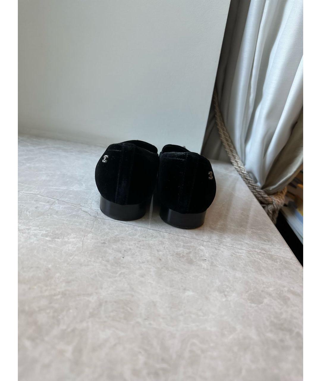 CHANEL PRE-OWNED Черные замшевые лоферы, фото 4