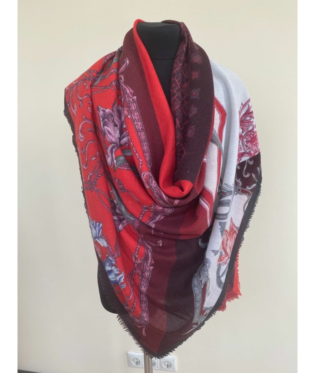 SALVATORE FERRAGAMO Бордовый шерстяной шарф, фото 5