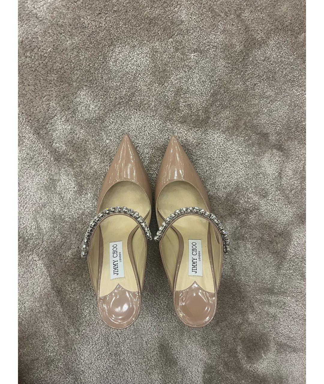 JIMMY CHOO Бежевые мюли из лакированной кожи, фото 4